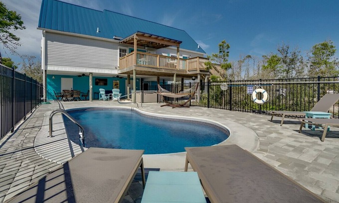 Cape San Blas House | Excellent 5BR Waterfront Escape! Pool, Game Room
