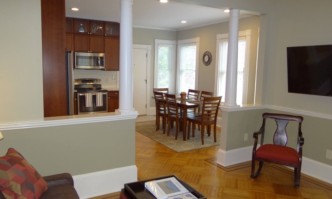 Plymouth House | Excellent, modern first floor condo in center of the harbor.walkable!