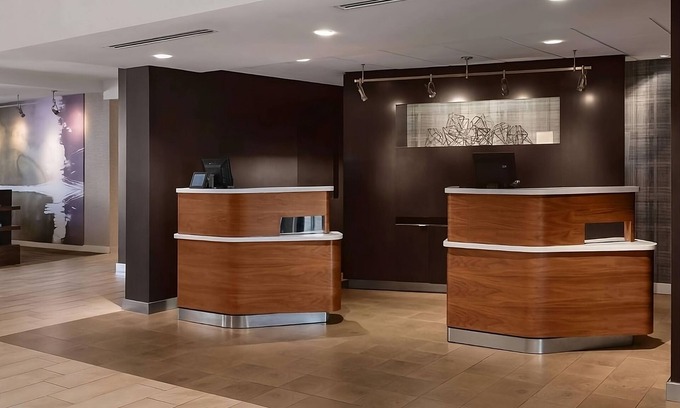 Middletown Hotel | Excellent Pick! Indoor and Outdoor Swimming Pools! Pets are Welcomed!