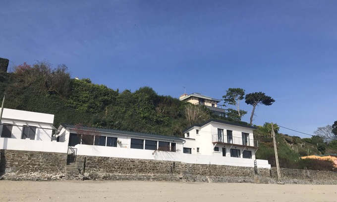 Plerin Villa | Exceptional waterfront home in Brittany!