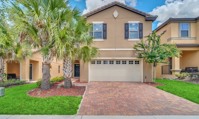 Four Corners Villa | Exceptional 5 Bedroom Villa With Games Room and Spa on Windsor At Westside