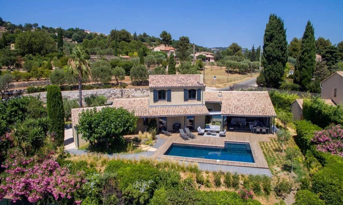 Ollioules House | Exceptional air-conditioned house, swimming pool in Ollioules, Var, near Sanary-sur-Mer.
