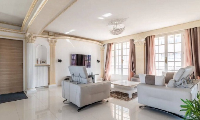 Aulnay-sous-Bois Apartment | Exceptional apartment piano, terrace, Spa, barbecue private elevator