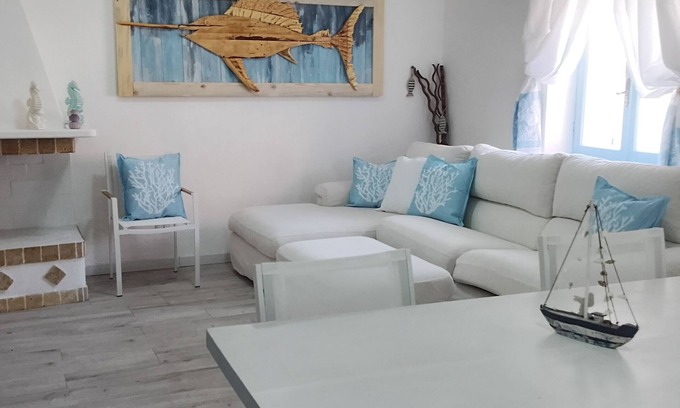 Palau Apartment | Exceptional apartment in the center of Palau. Walking distance to beach and harbor!