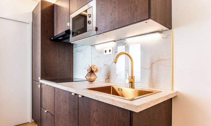 Pere Lachaise Apartment | Exceptional apartment with Jacuzzi & well-being in the heart of Paris Metro
