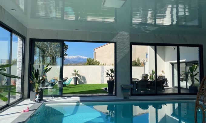 Llupia Villa | EXCEPTIONAL CONTEMPORARY VILLA CRYSTAL CLASS 5 *