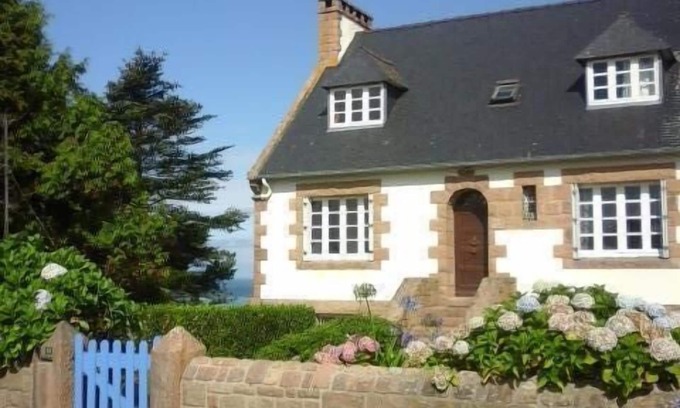 Plougrescant House | Exceptional family home with sea view, sleeps 9/10. Pink granite coast