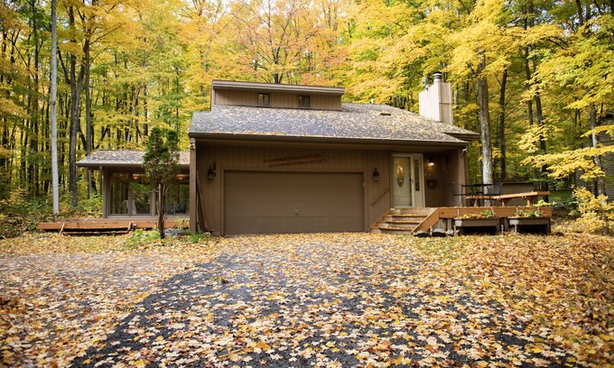 Harbor Springs House | Exceptional Modern Meets Cabin Home Near Ski Resorts, Harbor Springs & Petoskey