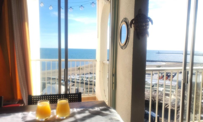 La Grande-Motte Apartment | Exceptional sea view 1st line! 50 m from the beach.