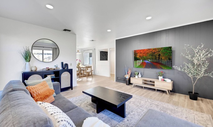Azusa House | Exceptional Tranquil Azusa Retreat