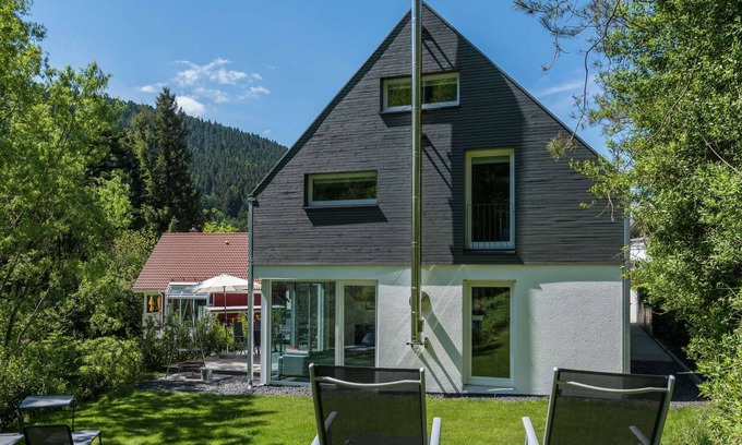 Alpirsbach House | Exceptional vacation home: Sauna, fireplace & Whirlpool - playground, BBQ, Wifi, kids room