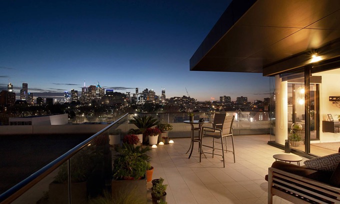 Richmond North Condo | Exceptional View w Huge Balcony, Walk 2 city & MCG