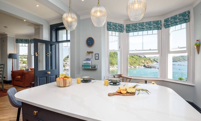 West Looe House | Exceptional Views, Exquisite Interiors, and Coastal Luxury