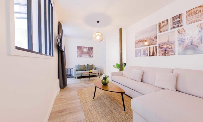 Quartier de Rochechouart Apartment | Exceptionnel appartement à proximité de Montmartre!