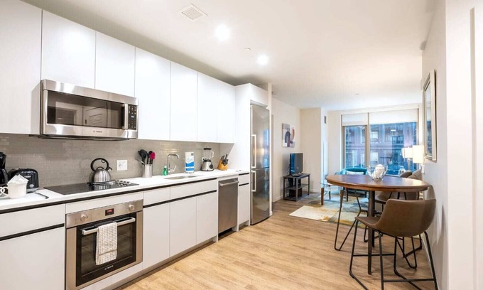 Seaport District Apartment | Exclusive 2BR Apt Downtown Seaport