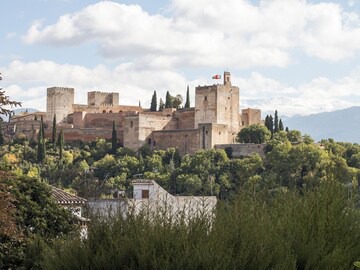 Albaicin Apartment | Exclusive 4BR Villa.Private pool over Alhambra in Granada