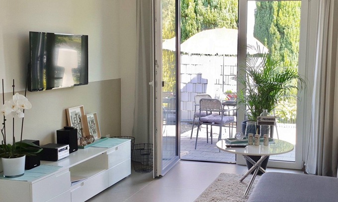 Schwemlingen Apartment | Exclusive 5-star apartment with private garden, terrace with view over the Saar valley