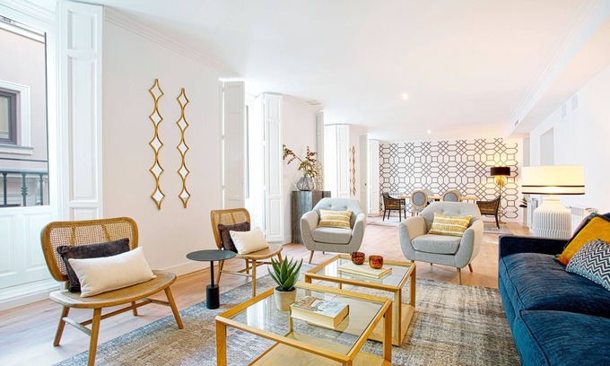 Cortes Apartment | Exclusive apartment in the best area of Madrid. Madrazo III