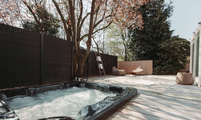 Harrislee Condo | Exclusive apartment with jacuzzi and garden