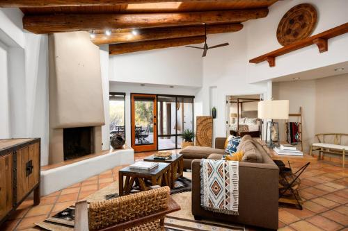Pinnacle Peak Villa | Exclusive Boulders Retreat near Downtown Cave Creek hiking scenic views.