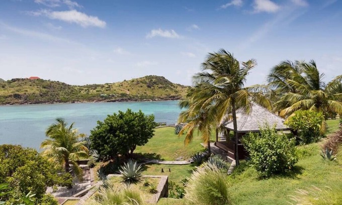 Petit Cul De Sac Beach House | Exclusive Five Star SILVER RAINBOW Villa!