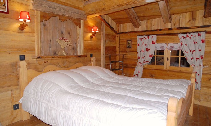Champagny-en-Vanoise Ski Chalet | Exclusive chalet near the ski area