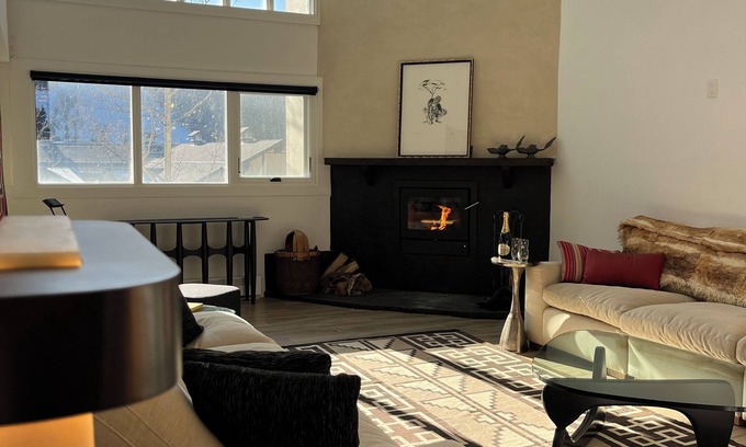 Taos Ski Valley Condo | Exclusive Lift View with Loft