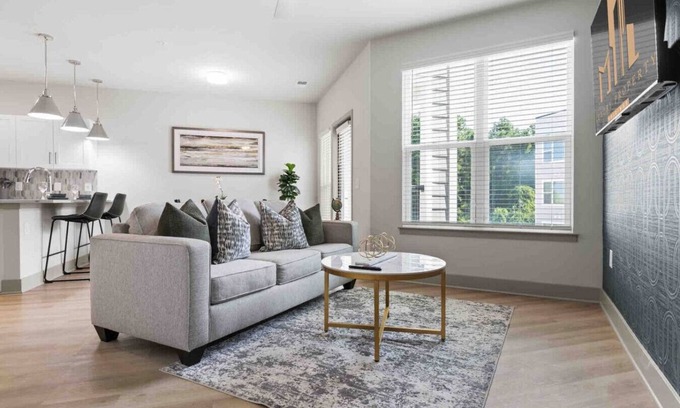 East Raleigh Apartment | Exclusive Living 5 Min From Downtown