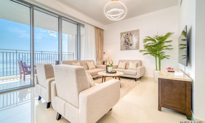 Dubai Apartment | Exclusive Offer Best Price for Stunning 3BR Stay by Deluxe Holiday Homes