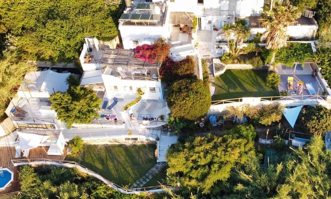 Le Forna Villa | EXCLUSIVE Pool and Garden Villa Sunset Seaview