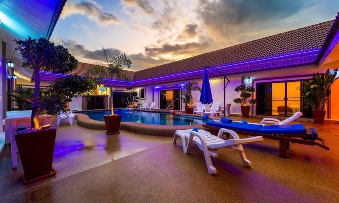 Bang Sare Villa | Exclusive Private Fully Enclosed 7 Bedroom Resort with Beautiful Pool
