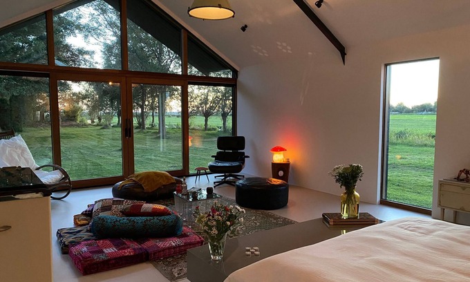 Municipality of Landsmeer House | Exclusive Romantic Amsterdam Retreat: Luxurious Oasis Near the Heart of the City