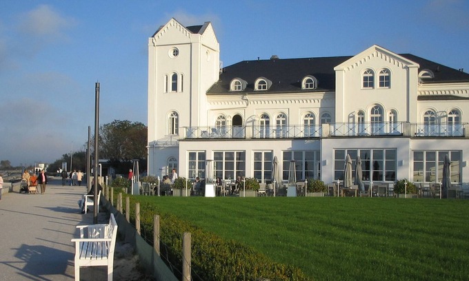 Heiligendamm Apartment | Exclusive vacation apartment with stately flair & direct sea view