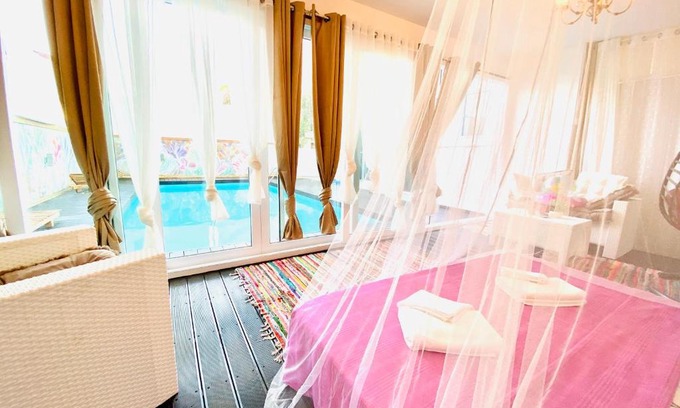 Pyla Villa | Exclusive Villa Larnaca - 8 plus sleeps - 2 min from BEACH - Big Private Pool