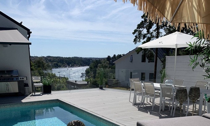 Saltsjo Boo Villa | Exclusive villa with lake view and pool 15 min from city