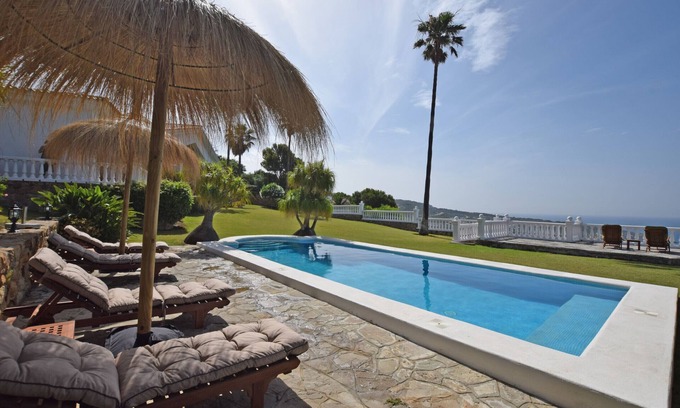 Atlanterra Villa | Exclusive villa with panoramic views of the Strait of Gibraltar