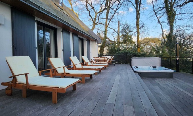 Saint-Jean-la-Poterie Villa | Exclusivité : Villa Avec Salle de Sport, Sauna, Jacuzzi & Parc Arboré