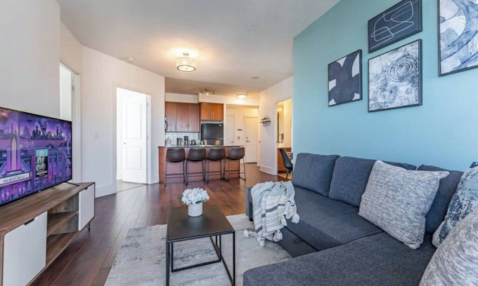Downtown Mississauga Apartment | Executive 2BR-2Bath Condo, High Floor, Parking