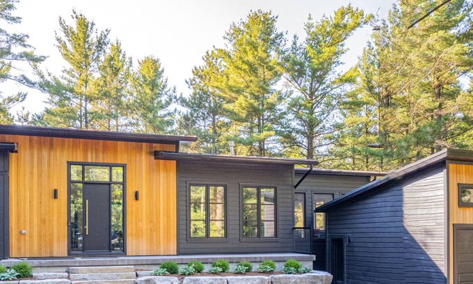 Grand Bend Villa | Executive 5 BED Luxury Beach House-BEACH O' PINES, Grand Bend
