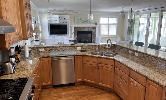 Northeast Virginia Beach House | Executive Beach Home for Monthly Rental Available June 2025. 30 Day Rental