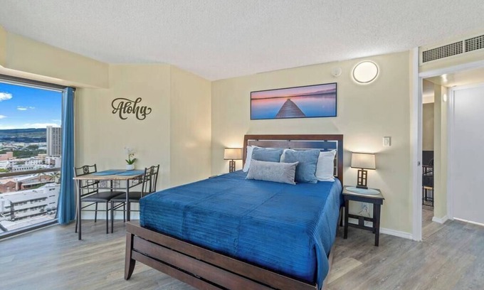 Downtown Honolulu Condo | Executive Center 1BR Condo in Honolulu W/Parking