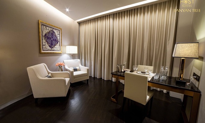 Golden Triangle Apartment | Executive King Ph Suites at Banyan Tree -3