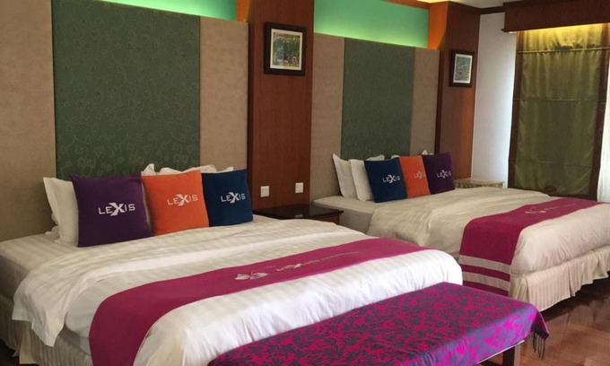 Taman Tanjung Ski Chalet | Executive Pool Villa Full Seaview, Grand Lexis - Private Unit
