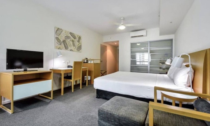Darwin City Centre Apartment | Executive Studio Darwin CBD (Water Views)