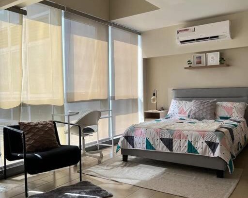 Bagumbayan Apartment | Executive Studio w Pool, Sauna, Gym & More!