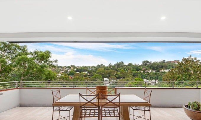 Cammeray House | Executive Tranquility, Cammeray