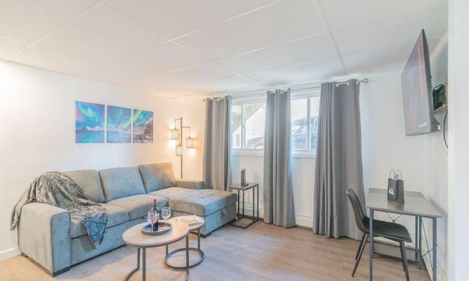 Fairbanks Apartment | Executive Work Space With Modern Charm