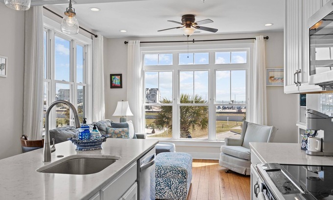 Atlantic Beach House | Exhibit E- Pet Friendly Townhome in Atlantic Beach