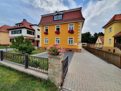 Nordhausen Apartment | Exklusive Ferienwohnung für 5 Personen ca 100 m im EG