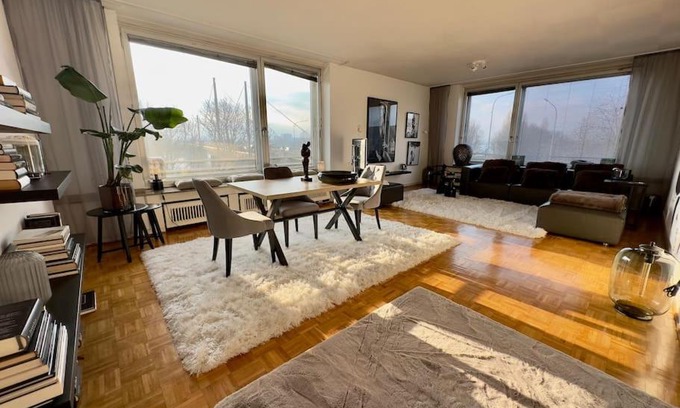 Golzheim Apartment | Exklusiver Rheinblick Messe Parken Luxus 10 Personen